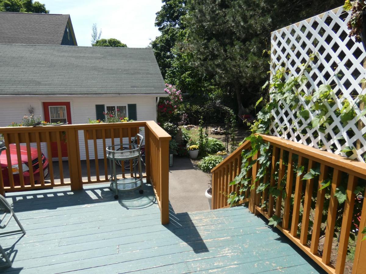 Lacasa Enshediac Bed & Breakfast